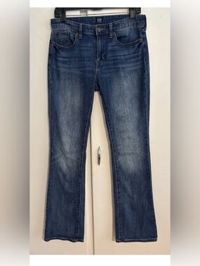 Flawless Women’s Size 28R Mid Rise Classic Perfect Bootcut  Blue Jeans By Gap